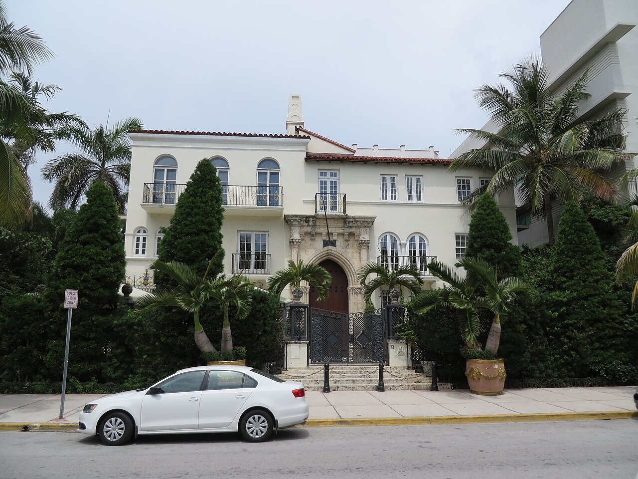 Casa Casuarina - the Versace Mansion pool and garden that replaced the Revere Hotel
